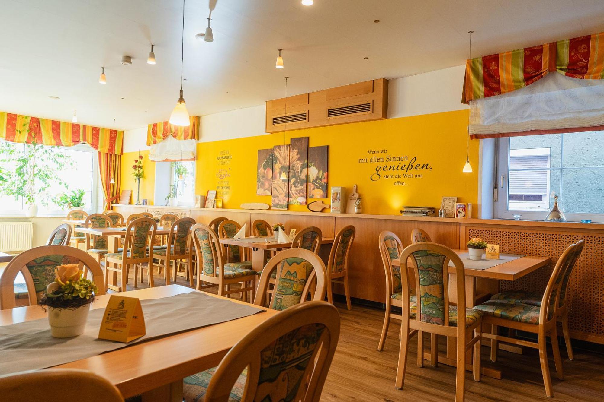 Hotel Restaurant Buergerstuben Альтенштадт Экстерьер фото